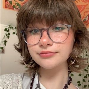 Meet your Posher, Ava